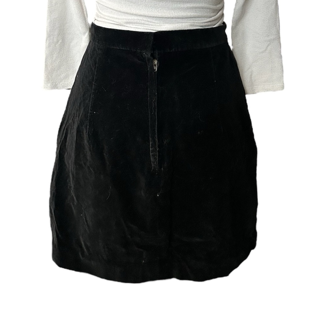 5/25$ ✨ Black Suede Skirt